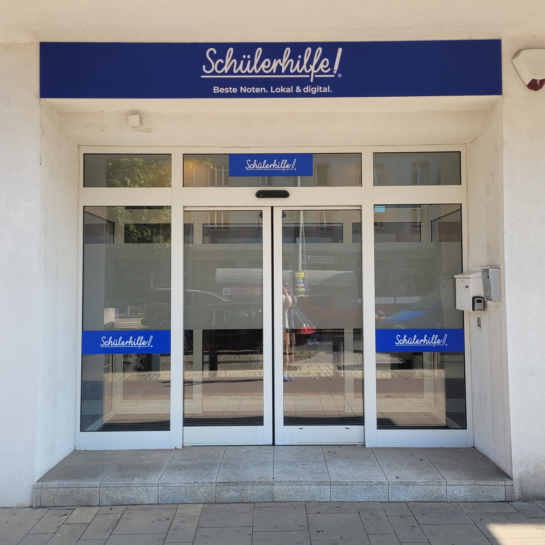 Schülerhilfe Simmering, Wien 11, 1110,  Nachhilfe, lernen, Prüfungsvorbereitung, Förderkurs, Nachprüfung, Matura, Maturavorbereitung, VWA, Lernschwierigkeiten, Hilfe, Ferienkurs, Zeugnis, Probestunde Außenansicht / Eingang