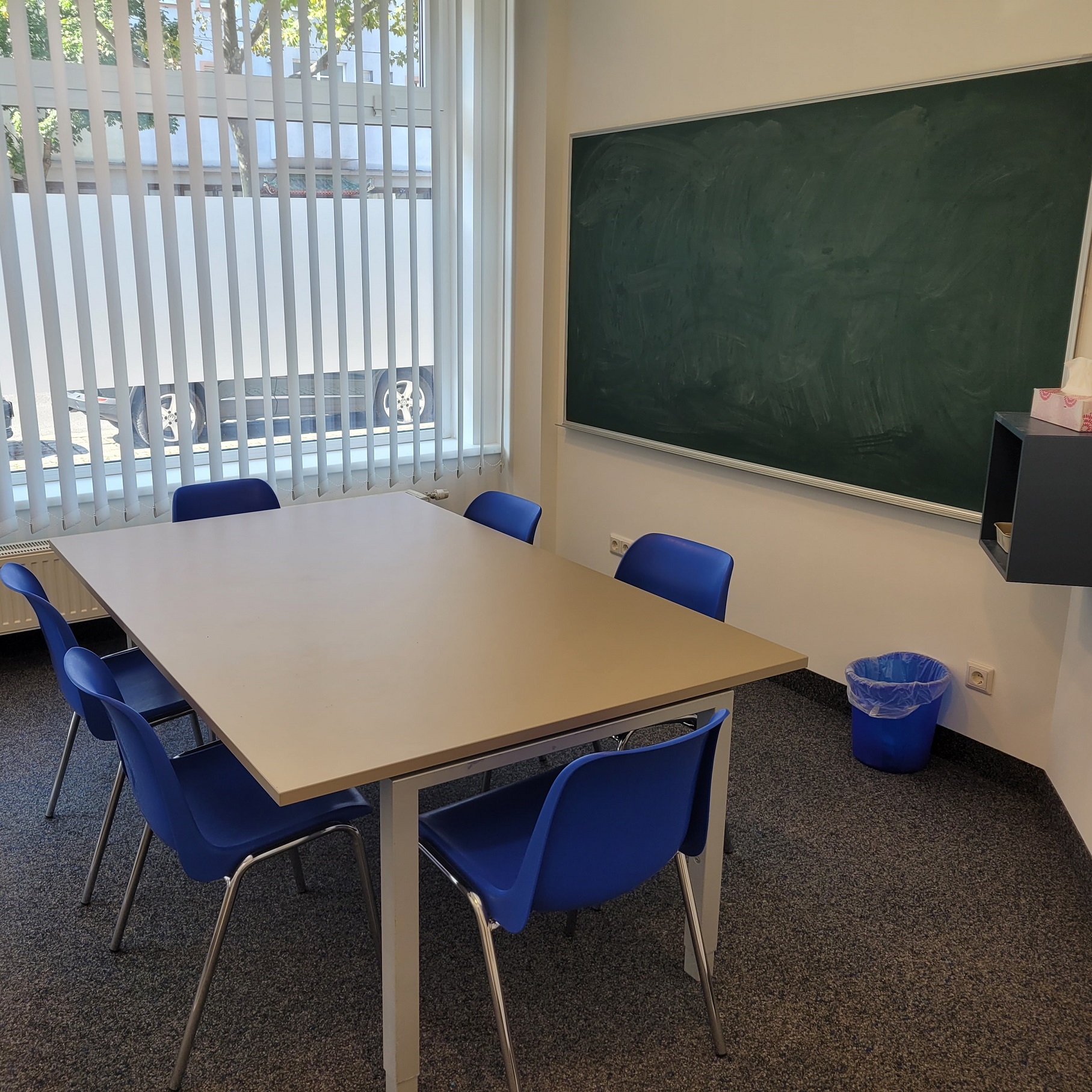 Schülerhilfe Simmering, Wien 11, 1110,  Nachhilfe, lernen, Prüfungsvorbereitung, Förderkurs, Nachprüfung, Matura, Maturavorbereitung, VWA, Lernschwierigkeiten, Hilfe, Ferienkurs, Zeugnis, Probestunde Kursraum 1