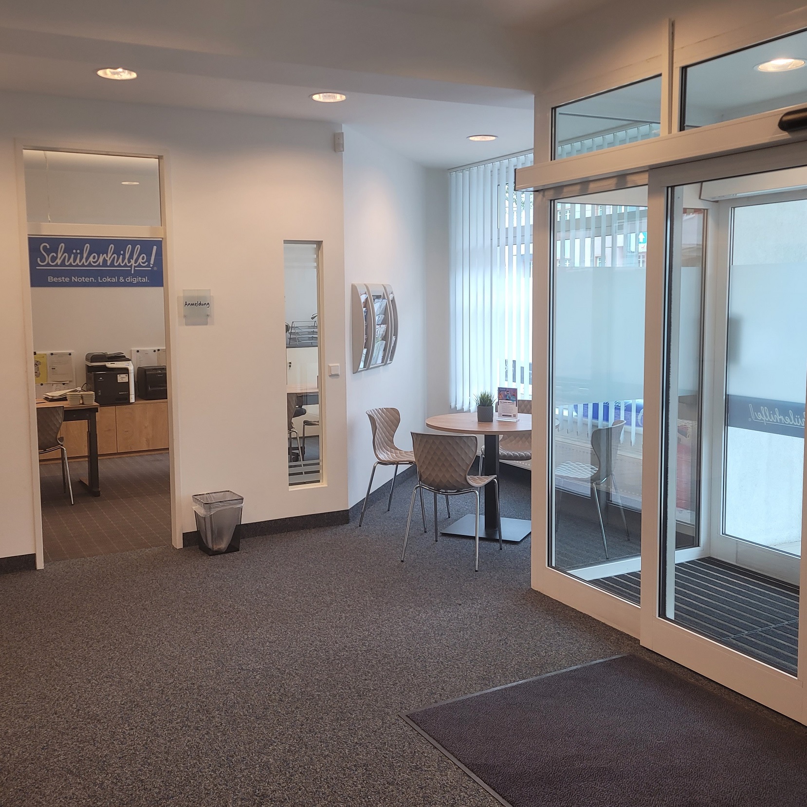 Schülerhilfe Simmering, Wien 11, 1110,  Nachhilfe, lernen, Prüfungsvorbereitung, Förderkurs, Nachprüfung, Matura, Maturavorbereitung, VWA, Lernschwierigkeiten, Hilfe, Ferienkurs, Zeugnis, Probestunde Wartebereich bei der Anmeldung