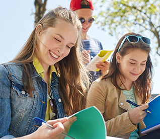 Sommerkurs bei der Schülerhilfe – 10 Stunden für 99 € oder gratis Kinder lernen, Preisbutton: 10 Stunden für 99 € oder gratis