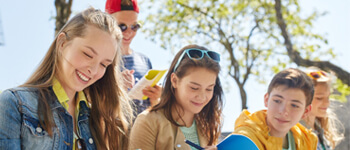 Mit dem Summerferienkurs der Schülerhilfe Noten verbessern Kinder lernen im Sommer